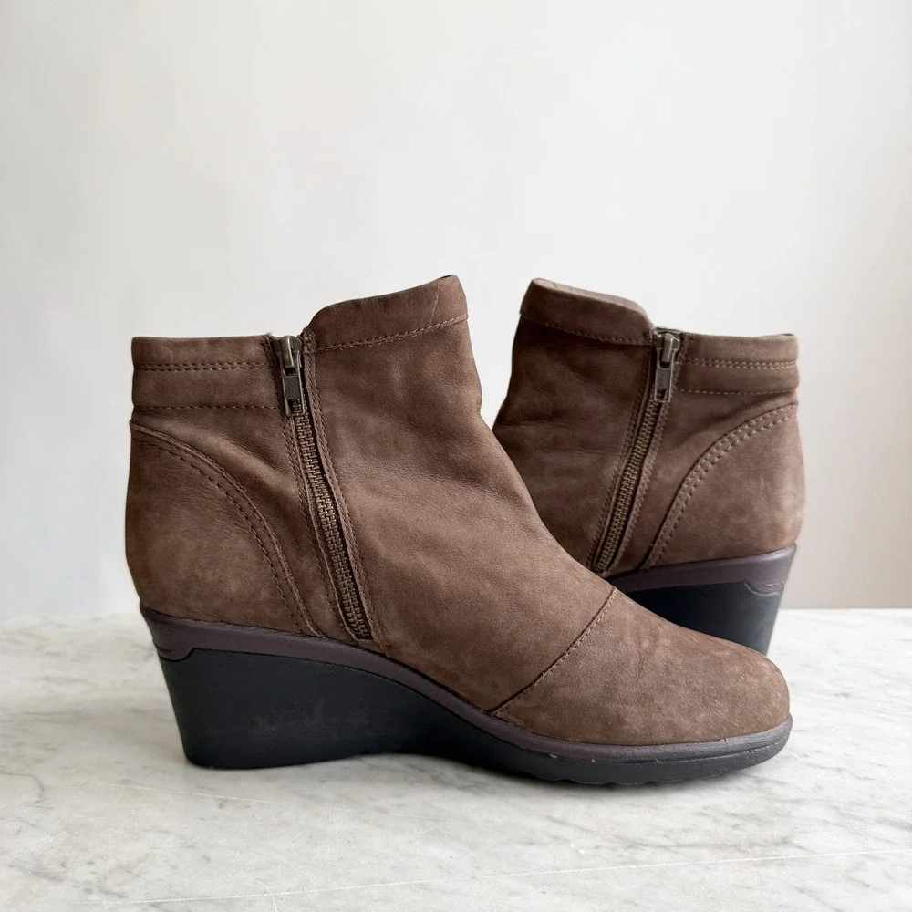 Earth Brown Leather Suede Wedge‎ Ankle Boots size 10